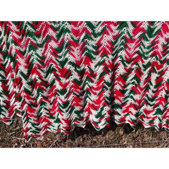 Vintage Afghan Quilt Handmade Blanket Christmas - Picture 2 of 2